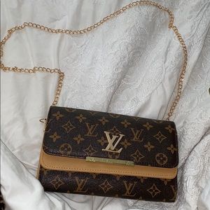 cute cross body purse!!!